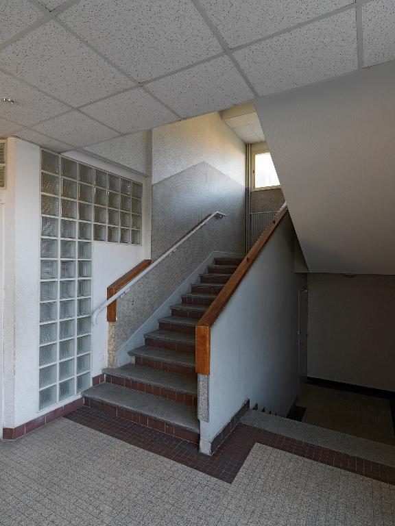 Lycée d'enseignement général, technique et professionnel, actuellement lycée des métiers du cuir, dit lycée du Dauphiné