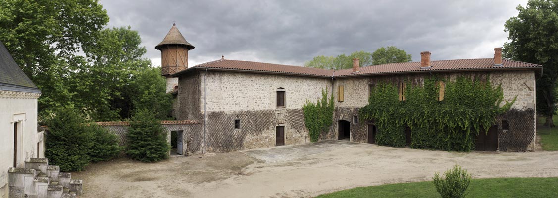 Communs du château de Curraize