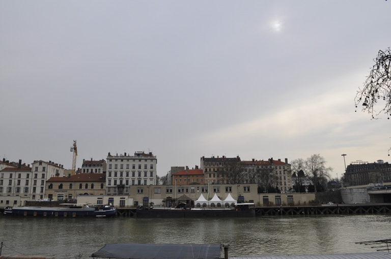 Ancien port de l'occident puis Siège social et chais de la Cie Lyonnaise de Navigation & remorquage Lyon actuellement restaurant et bureaux