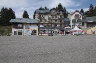 Ensemble de 3 immeubles et un établissement administratif, dit centre administratif du SIVOM du Revard, actuellement office de tourisme