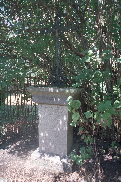 Les croix monumentales du canton de Boën et de la commune de Sail-sous-Couzan