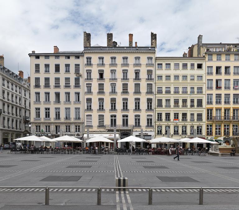 Hôtel de voyageurs, dit Hôtel de Milan, actuellement immeuble