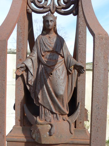 Croix du cimetière de Barret-de-Lioure