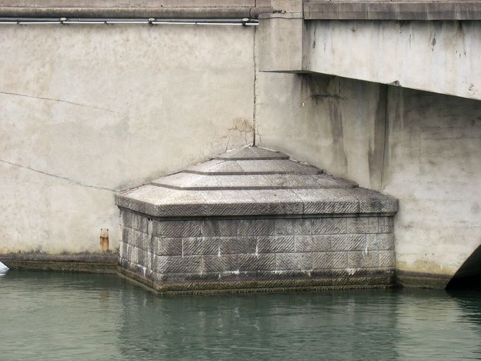 Pont routier de Lattre de Tassigny