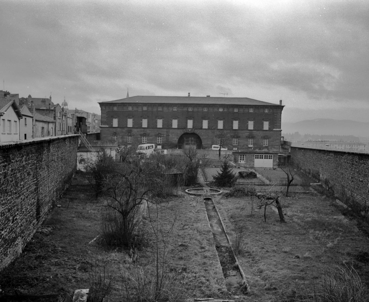 Couvent de cordeliers, puis prison, actuellement désaffecté