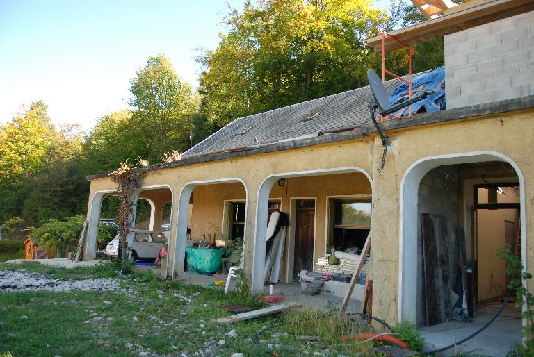 Domaine de la Châtaigneraie composé d'une ferme puis d'une villa, puis d'une école, actuellement villa et structure pour assistantes maternelles