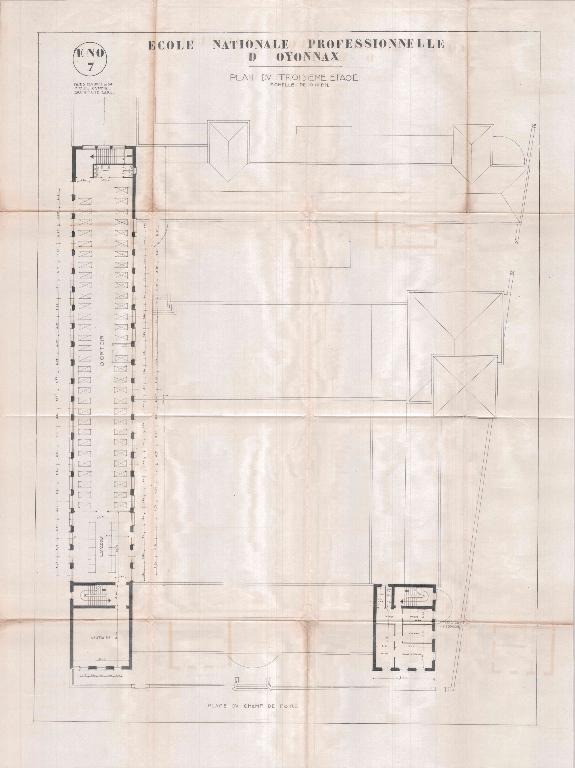 École primaire supérieure, puis École pratique de commerce et d'industrie, puis École nationale professionnelle, dite des matières plastiques, actuellement Lycée d'enseignement général et technologique Paul-Painlevé