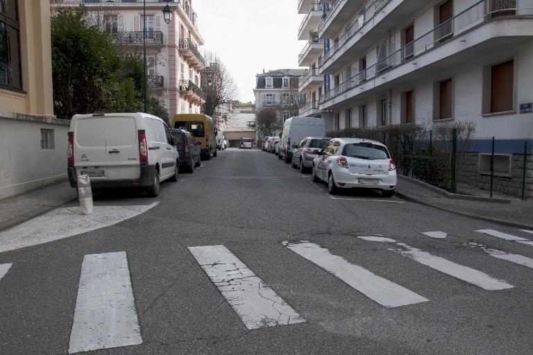 Chemin des Dîmes, puis rue des Dîmes, actuellement rue Charles-Dullin