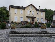 ancienne école-mairie, actuellement centre social et culturel