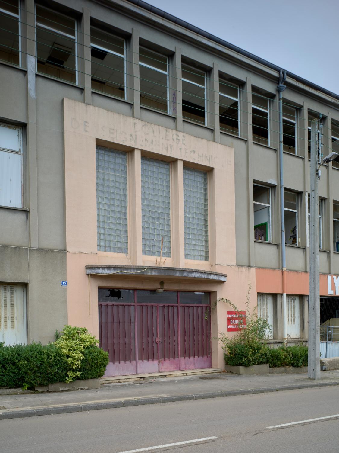 Collège d'enseignement technique, puis lycée professionnel Adrien-Testud, Le Chambon-Feugerolles, actuellement désaffecté