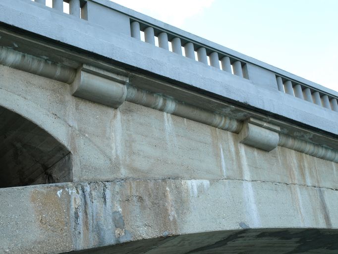 Pont routier de Briord