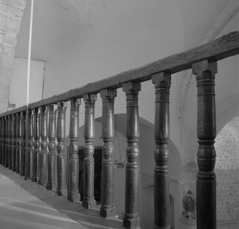 Garde-corps de tribune : balustrade