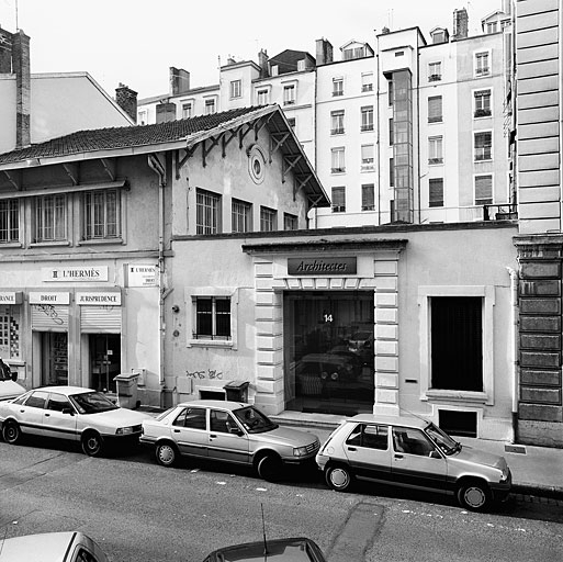 Usine de confection Jalon et fabricant de soierie pour passementerie Vacquant puis société Philips électricité et radio actuellement atelier d'architecte