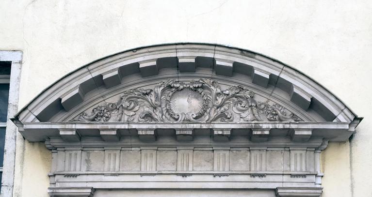 Collège de jésuites, dit Royal-Dauphin, puis école centrale, lycée, collège royal, lycée de garçons puis lycée de jeunes filles, actuellement cité scolaire Stendhal