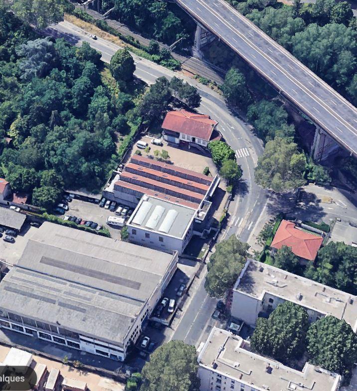 Ancien atelier dit société immobilière de Gorge de Loup Roux travaux actuellement école de production