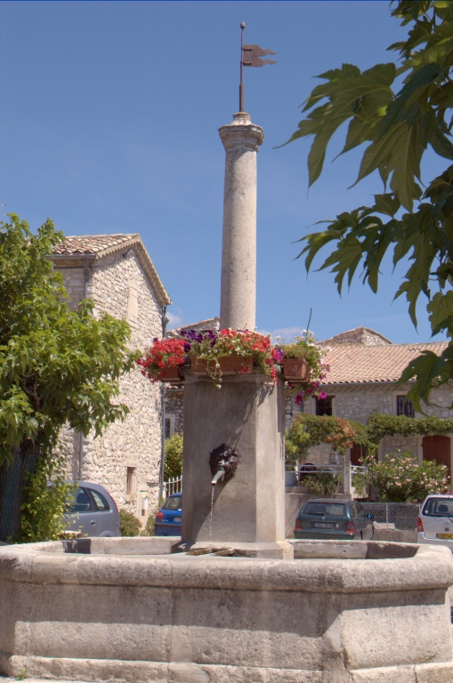 Les fontaines du canton de Grignan