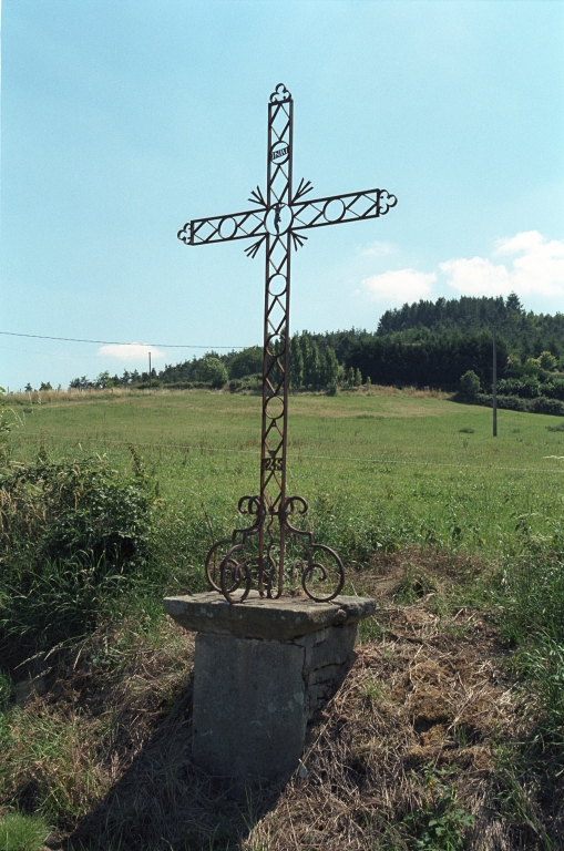 Les croix monumentales du canton de Boën et de la commune de Sail-sous-Couzan