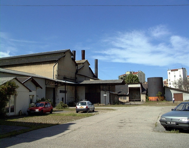 Usine de teinturerie Vulliod-Ancel, école Charles de Foucauld et jardin public de Sisley