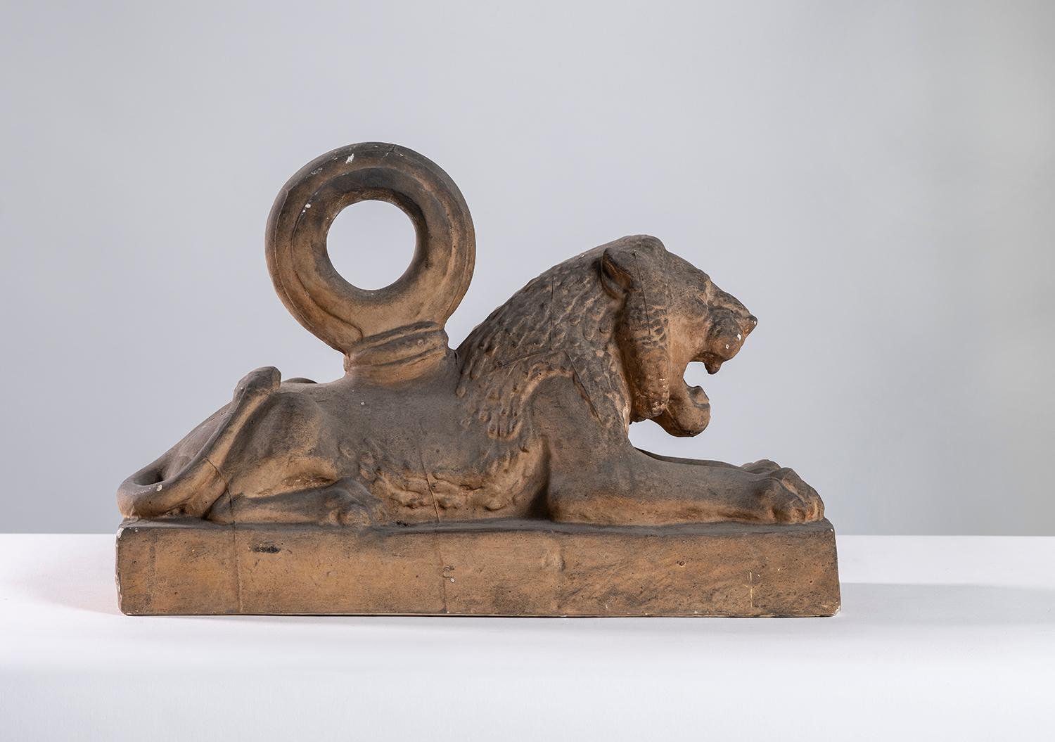 Statue, petite nature : Lion de Khorsabad