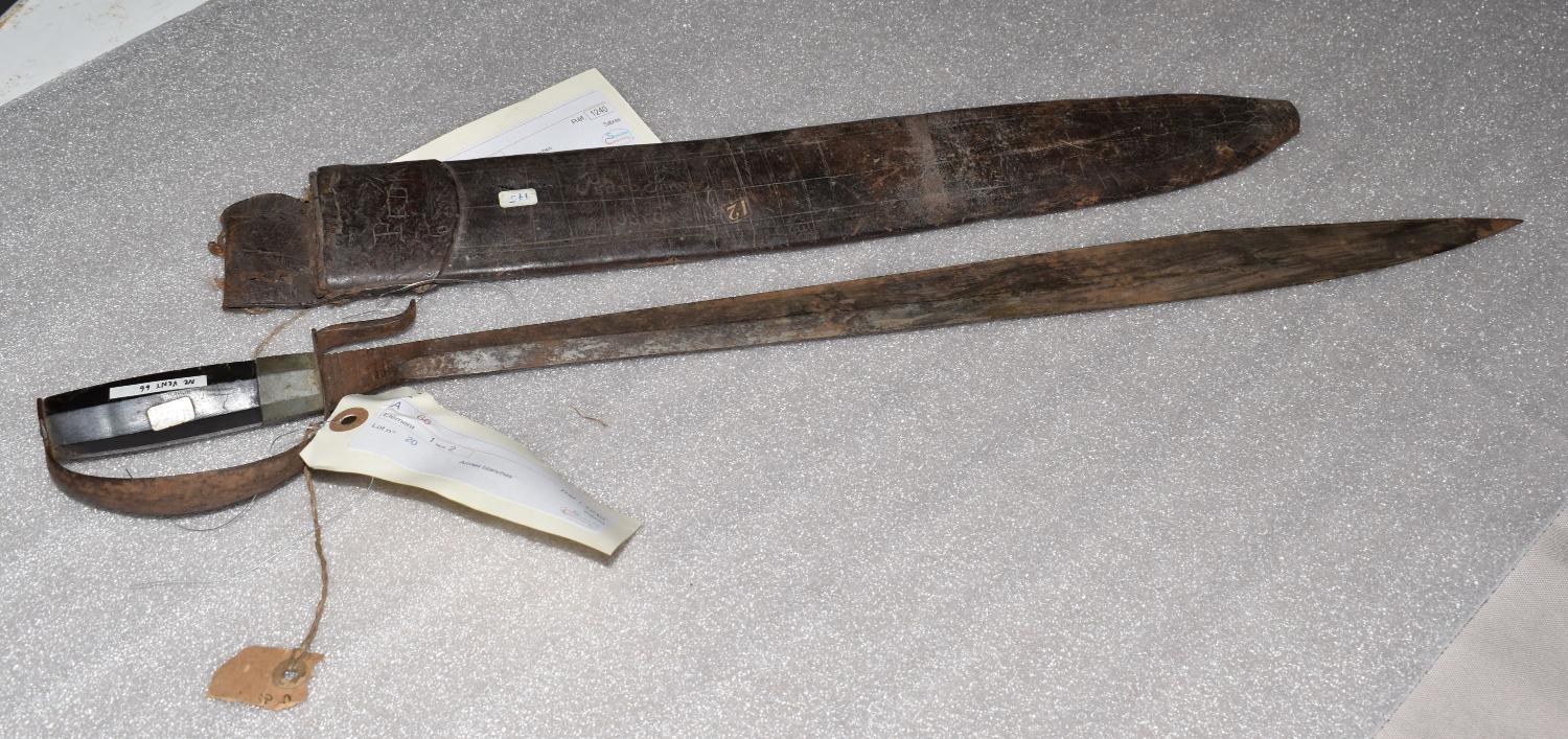 Fourreau d'un ensemble d'un sabre et son fourreau
