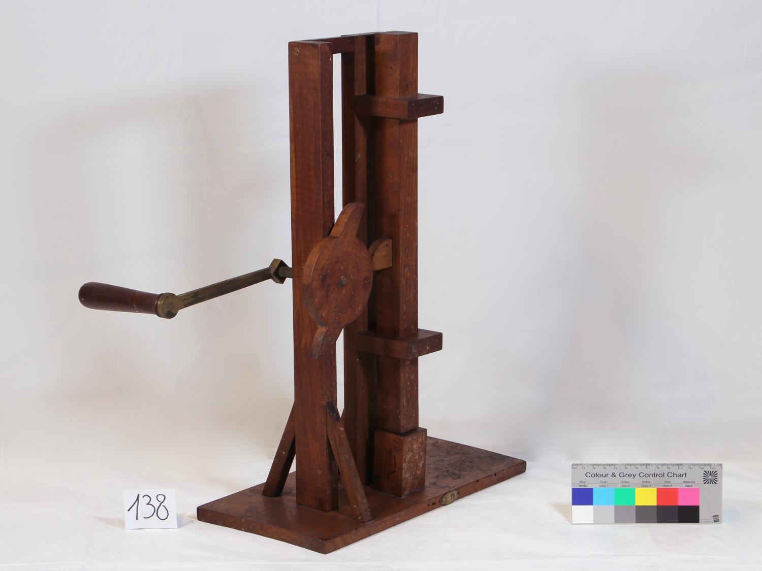 Instrument de démonstration en mécanique, marteau pilon (2)