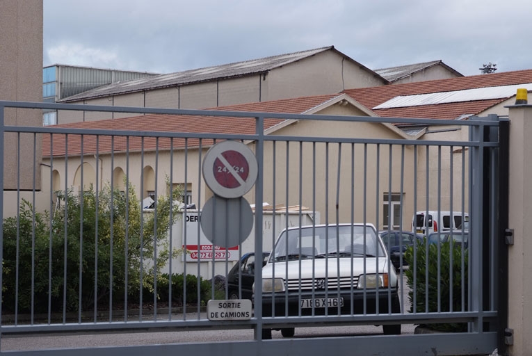 Usine de chaudronnerie Danto Rogeat fonte émaillée actuellement salle de sport dite mur-mur