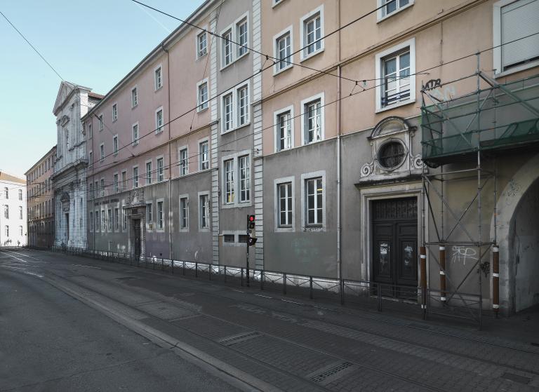 Collège de jésuites, dit Royal-Dauphin, puis école centrale, lycée, collège royal, lycée de garçons puis lycée de jeunes filles, actuellement cité scolaire Stendhal