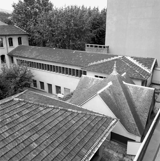 Usine textile AGB Albert Godde-Bedin et Compagnie puis Mondon et Cie actuellement école professionelle dite maison des compagnons du tours de France