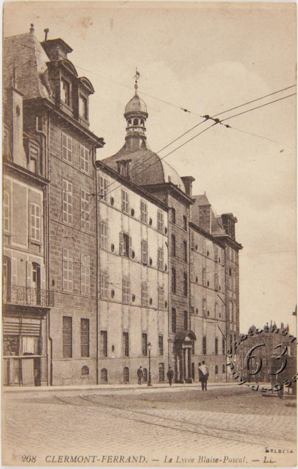 Collège des jésuites de Clermont dit collège royal ou Grand collège ; institut national ; école centrale ; lycée ; collège royal ; lycée impérial ; lycée de garçons dit lycée Blaise-Pascal ; centre culturel Blaise-Pascal et conservatoire Emmanuel-Chabrier