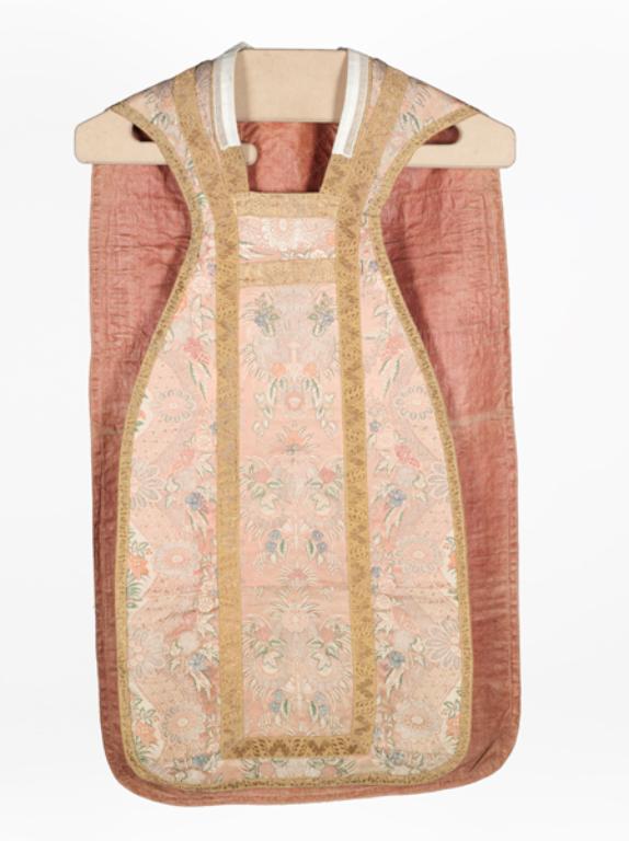 chasuble, étole, voile de calice, bourse de corporal : ornement rose