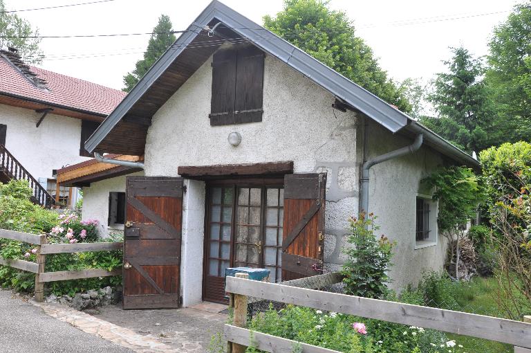 Maison, puis maison et grange, puis maisons et four, actuellement maisons