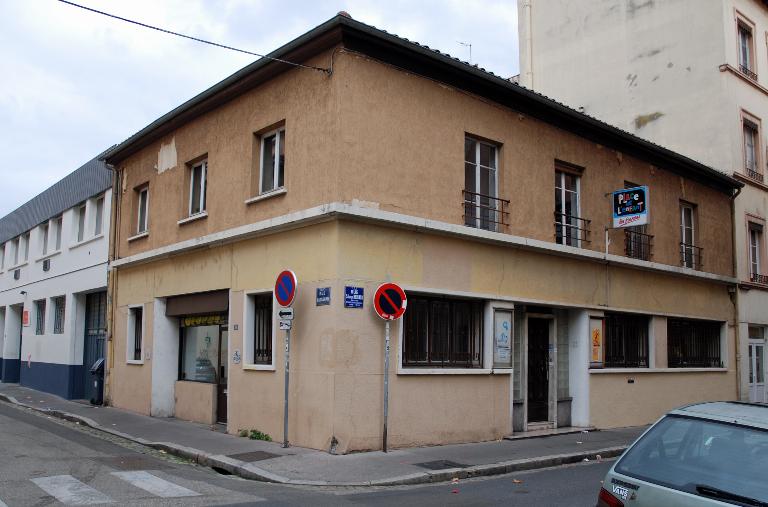 Entrepôt de liquoriste, actuellement bureaux