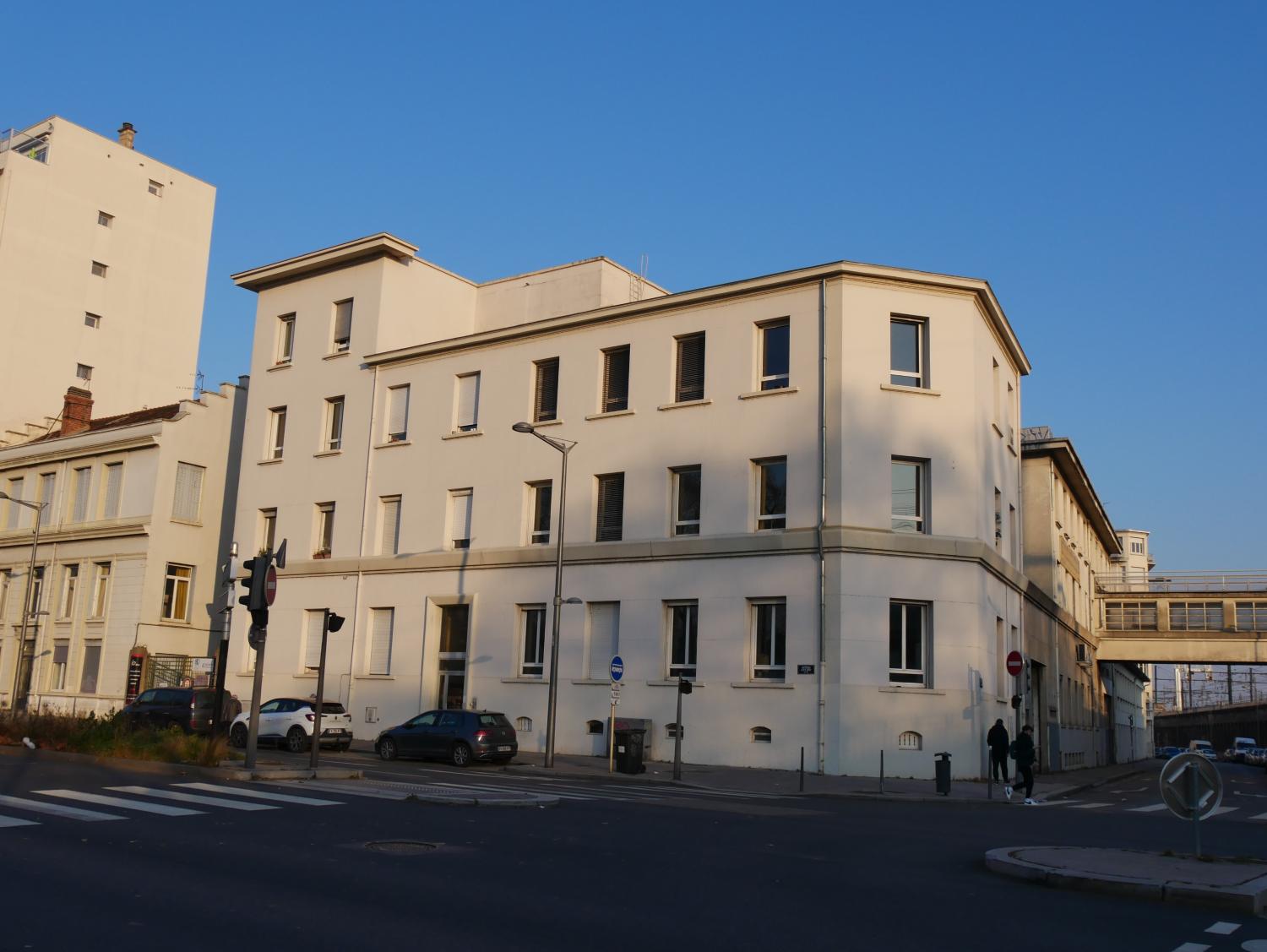 Bureaux et ateliers de la gare de Guillotière actuellement école d'optique