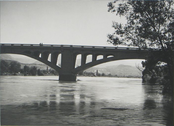 Pont routier de Briord