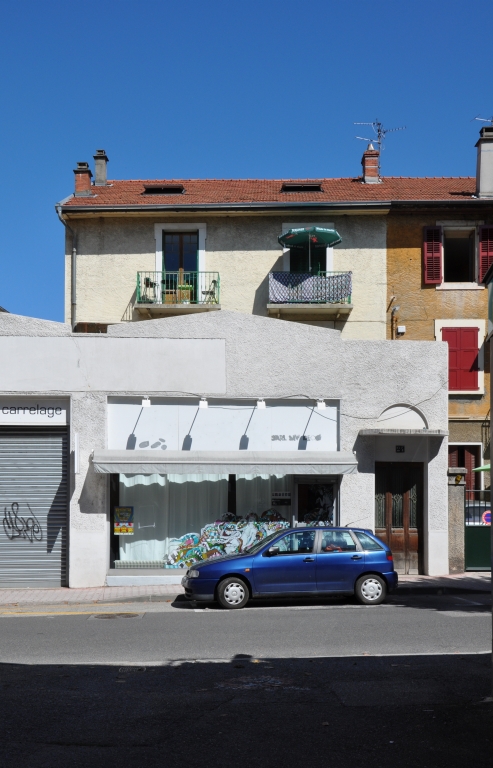 Maison et atelier, puis garage de réparation automobile