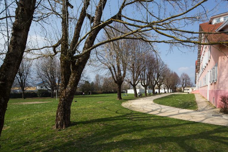 Immeuble à logements, dit phalanstère de la Viscamine puis colonie de vacances, actuellement lycée d’enseignement général Pierre-du-Terrail