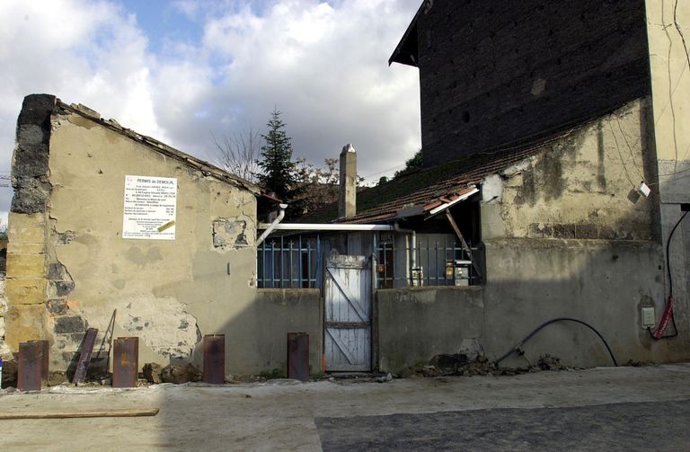 Ensemble d'édifices à cour commune