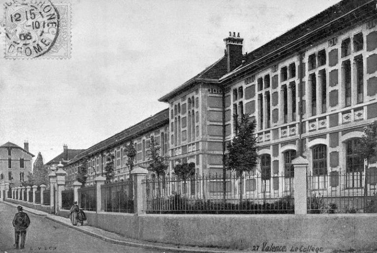 Maison, puis collège puis lycée de garçons, actuellement Lycée Émile-Loubet