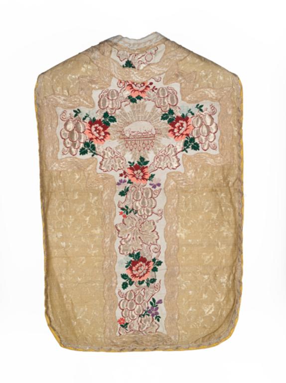 chasuble, étole, voile de calice : ornement doré