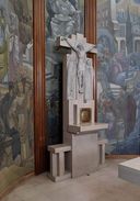 Retable (groupe sculpté) : le Christ en croix entre la Vierge et saint Jean ; tabernacle