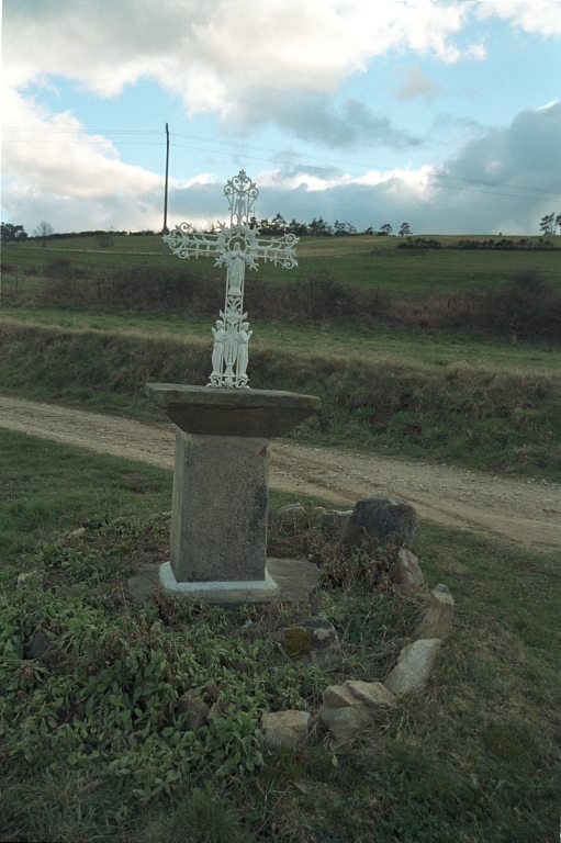 Les croix monumentales du canton de Boën et de la commune de Sail-sous-Couzan