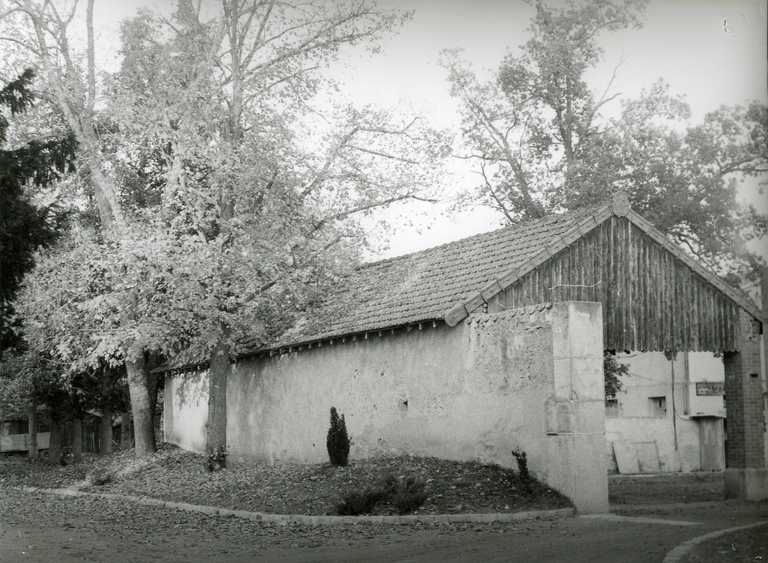 Communs et ferme de la demeure, puis école d'agriculture