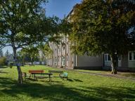 Collège de garçons et de jeunes filles, puis lycée municipal classique et moderne mixte et lycée municipal technique féminin, puis lycée nationalisé La Fayette, actuellement collège et lycée général et technologique La Fayette