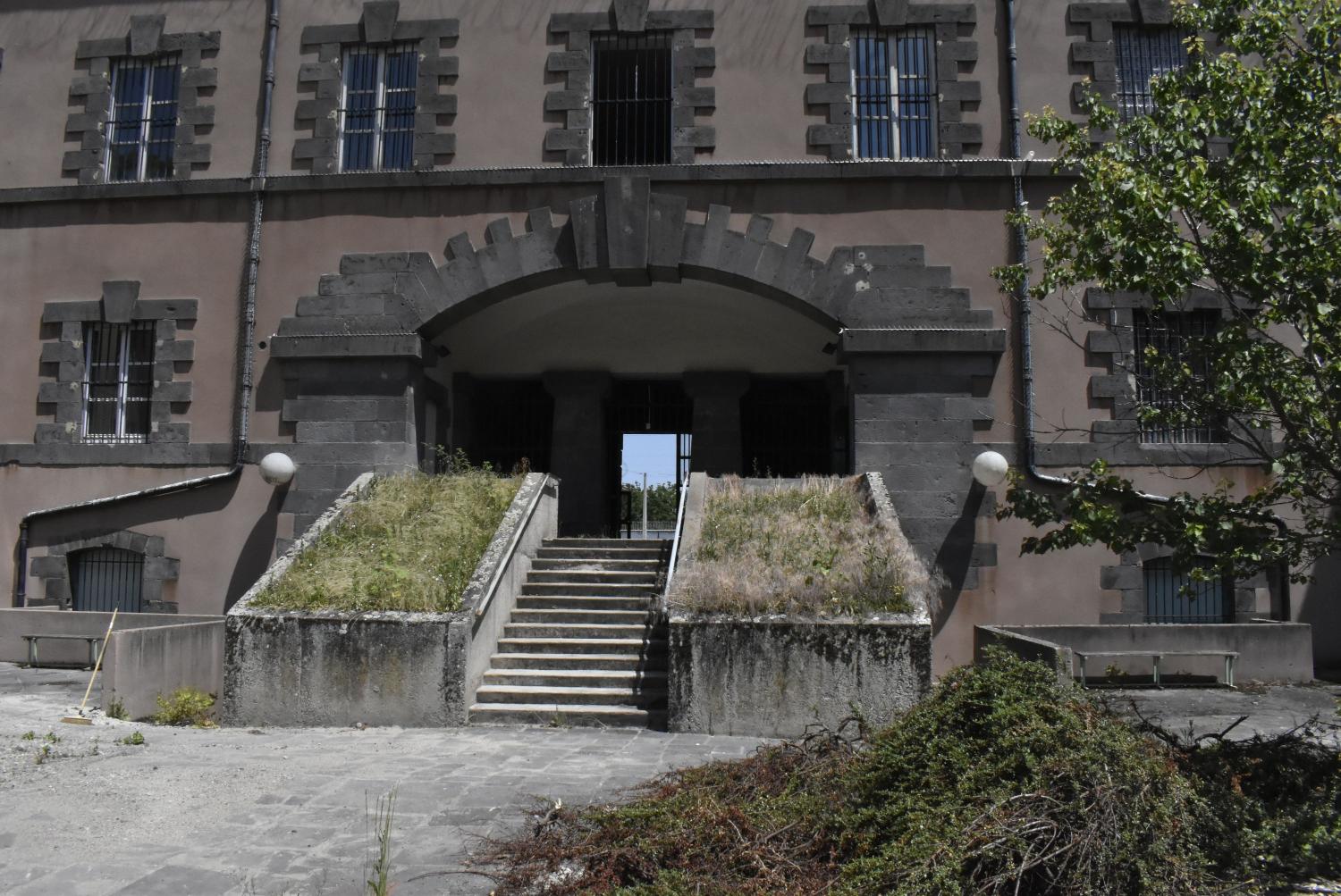 Couvent de cordeliers, puis prison, actuellement désaffecté