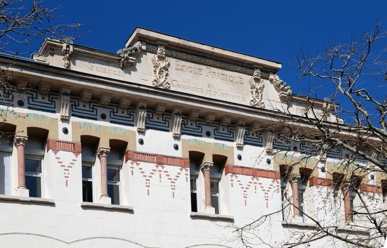 École pratique de commerce et d’industrie, actuellement lycée d’enseignement général, technologique et professionnel, dit cité scolaire Hippolyte Carnot