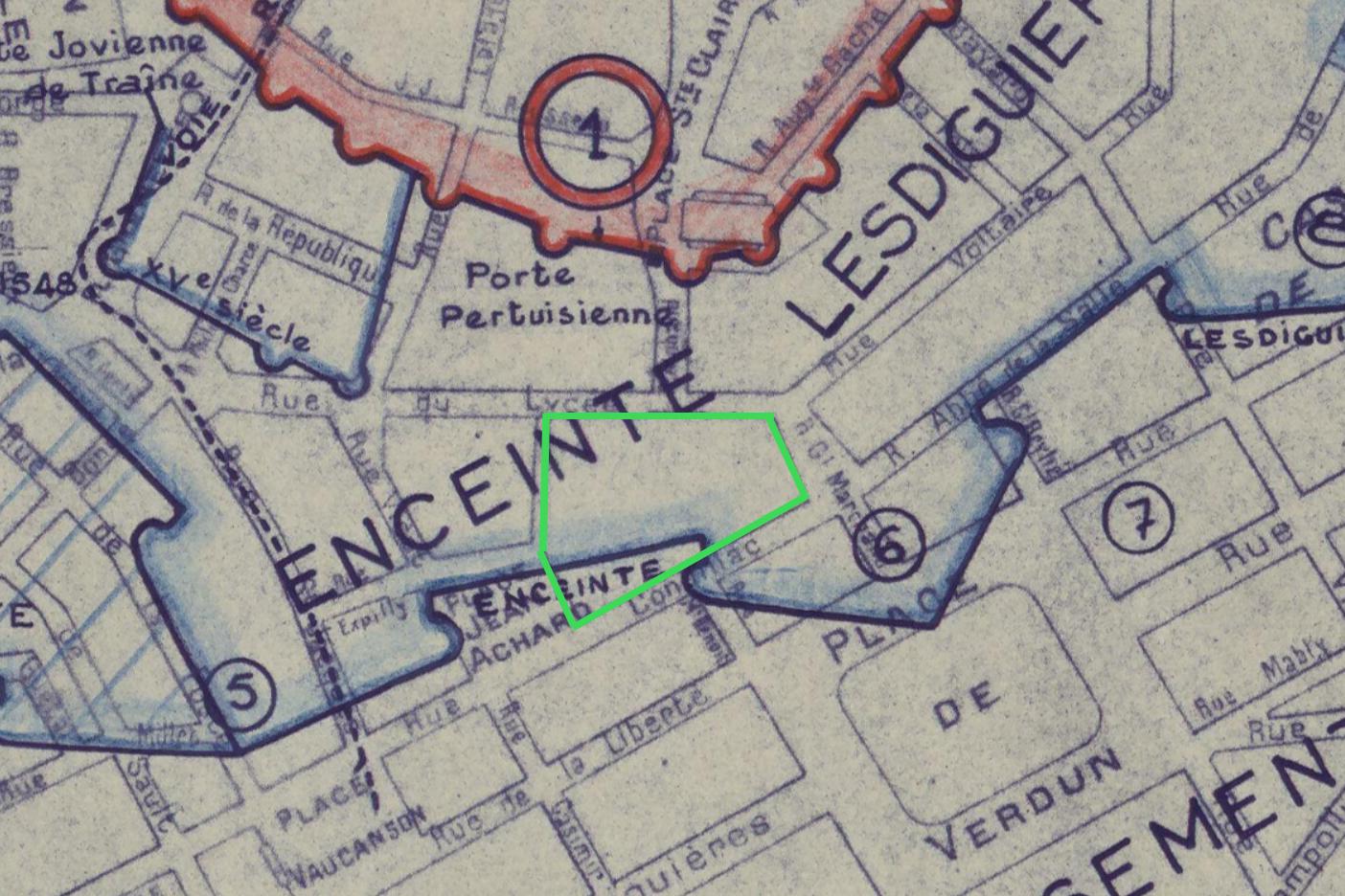 Collège de jésuites, dit Royal-Dauphin, puis école centrale, lycée, collège royal, lycée de garçons puis lycée de jeunes filles, actuellement cité scolaire Stendhal