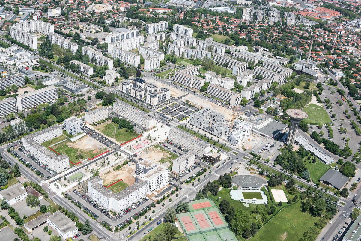 Immeubles et tours dits Zone d'Urbanisation Prioritaire des Minguettes à Vénissieux