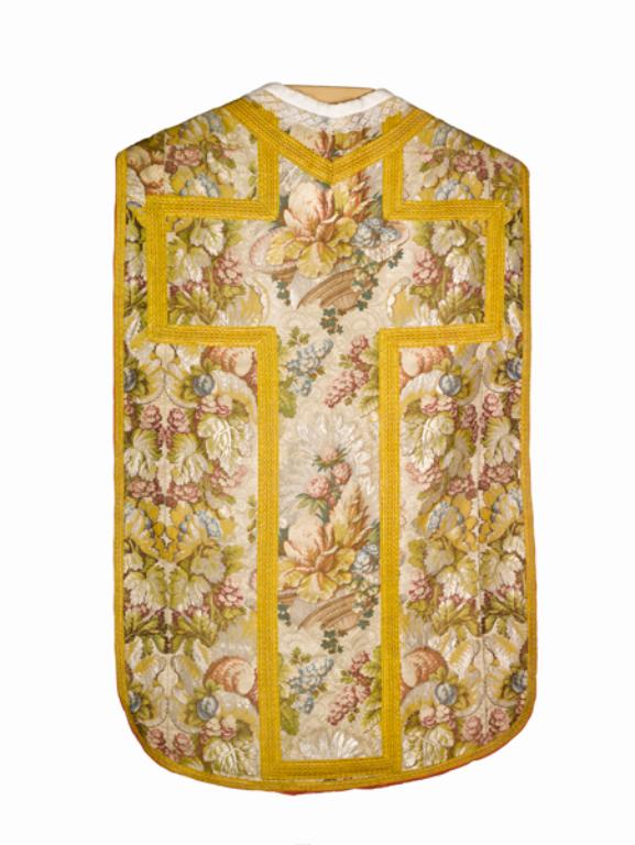 chasuble, étole, manipule, voile de calice, bourse de corporal