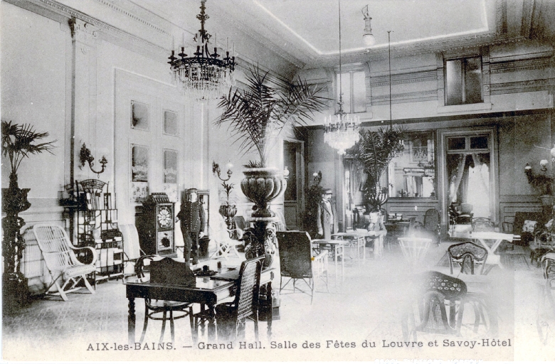 Hôtel de voyageurs, hôtel du Louvre, puis hôtel du Louvre et Savoy, puis hôtel du Louvre, actuellement immeuble le Louvre