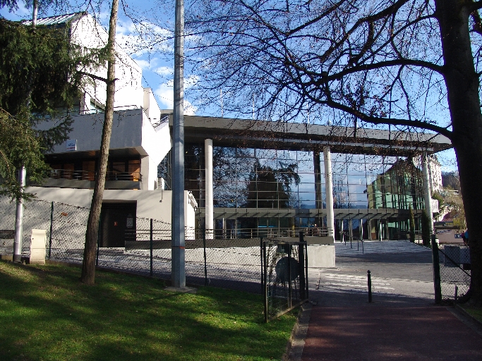 Palais des congrès, dit centre polyvalent, puis centre de la culture et des congrès, Palais des Fleurs, actuellement centre des congrès